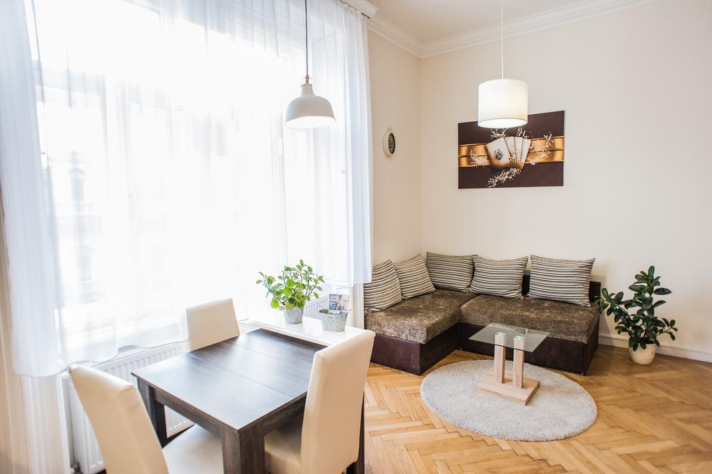 All In Apartman Apartment Budapest Room photo