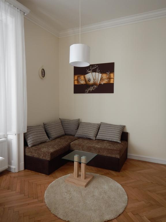 All In Apartman Apartment Budapest Room photo